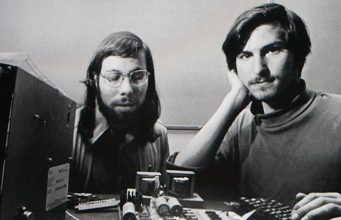 Hãy cứ khát khao hãy cứ dại khờ!